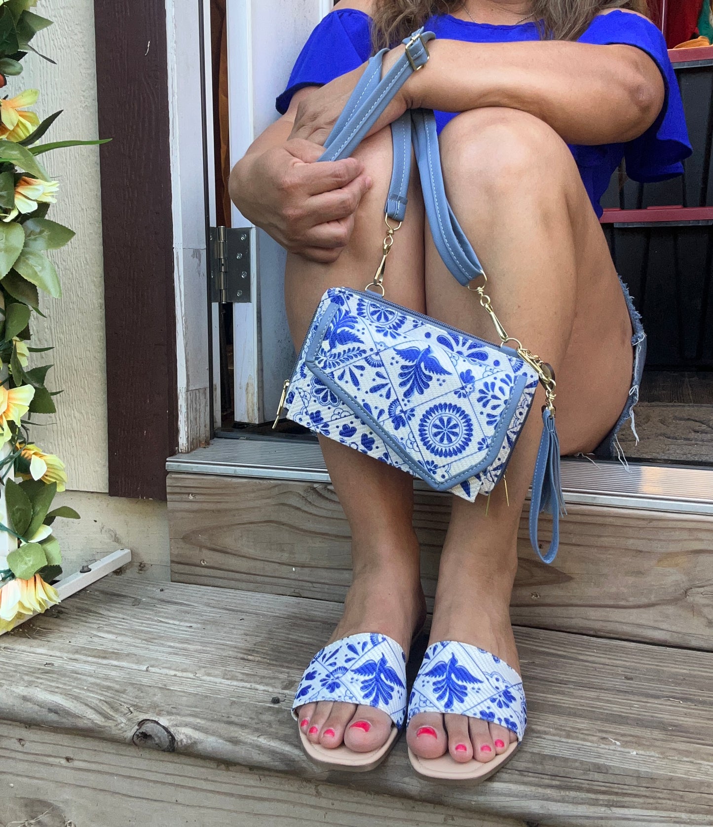 Talavera crossbody & cell holder