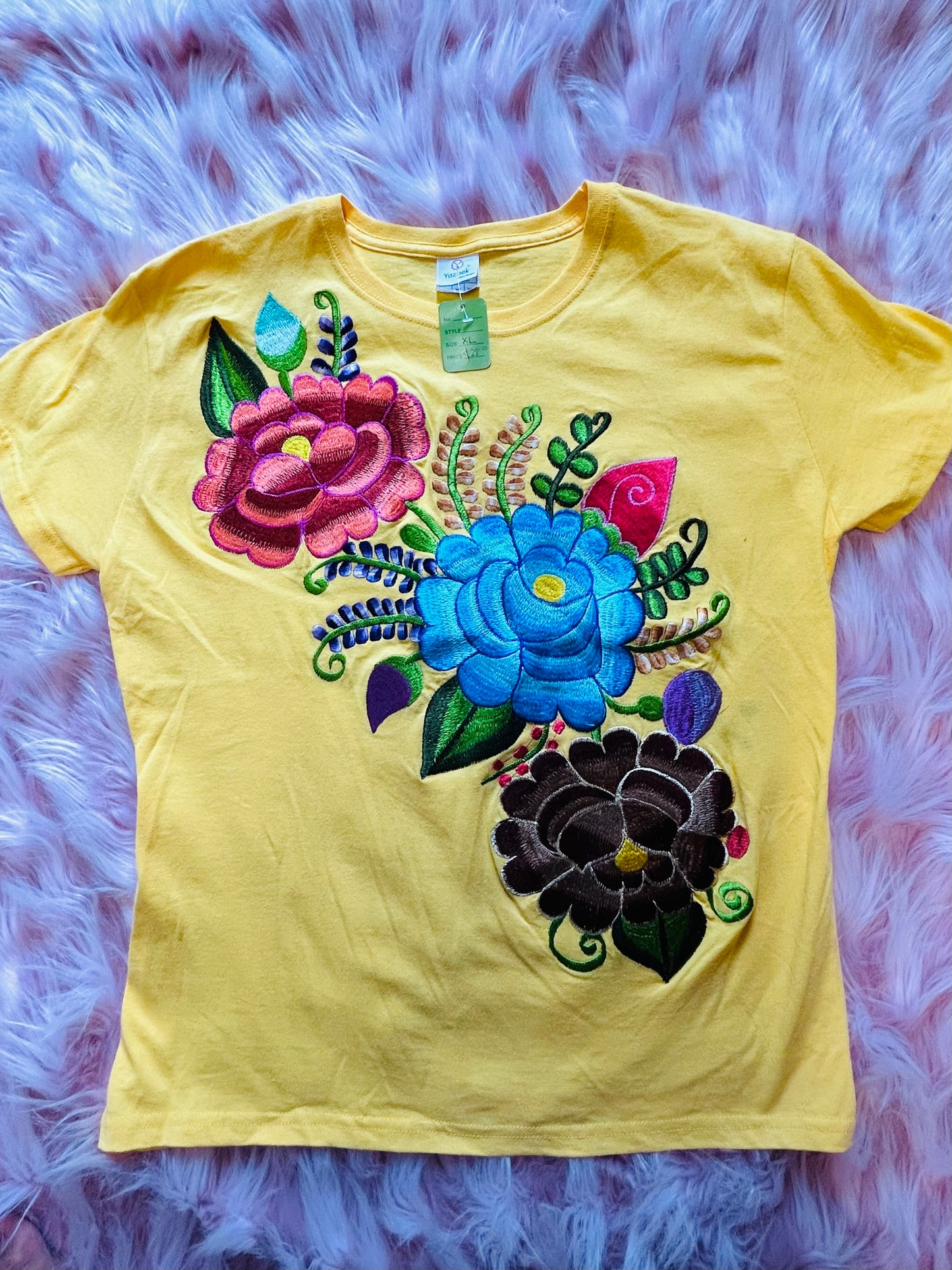 Embroidery t-shirt