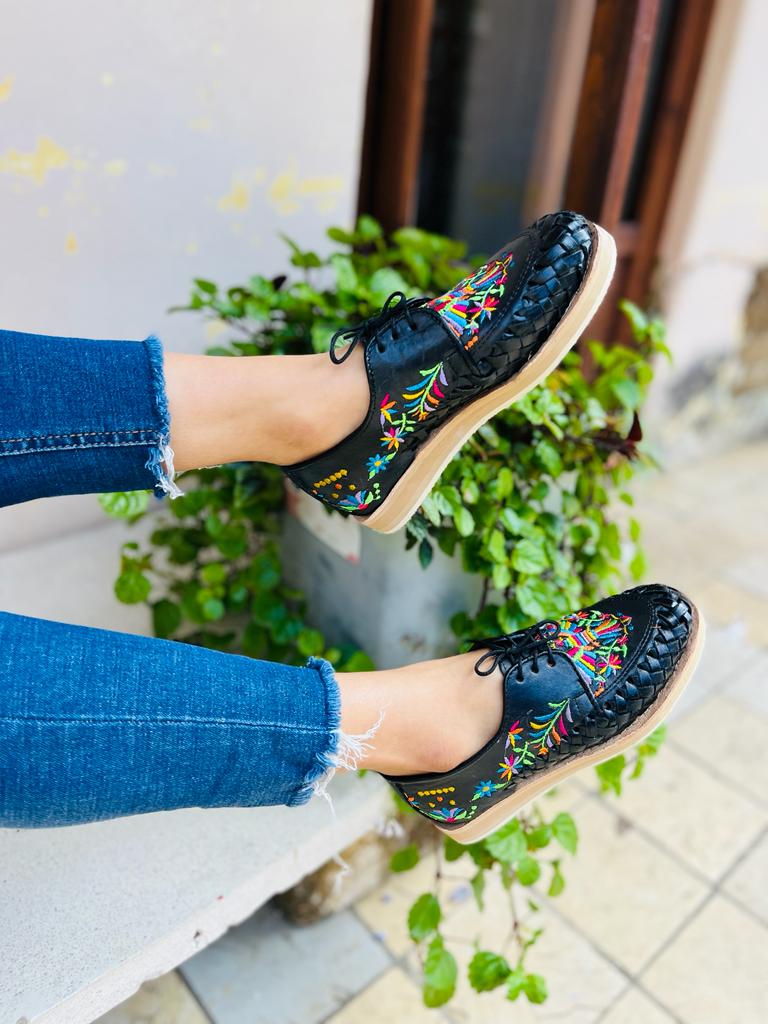 Embroidered leather shoes