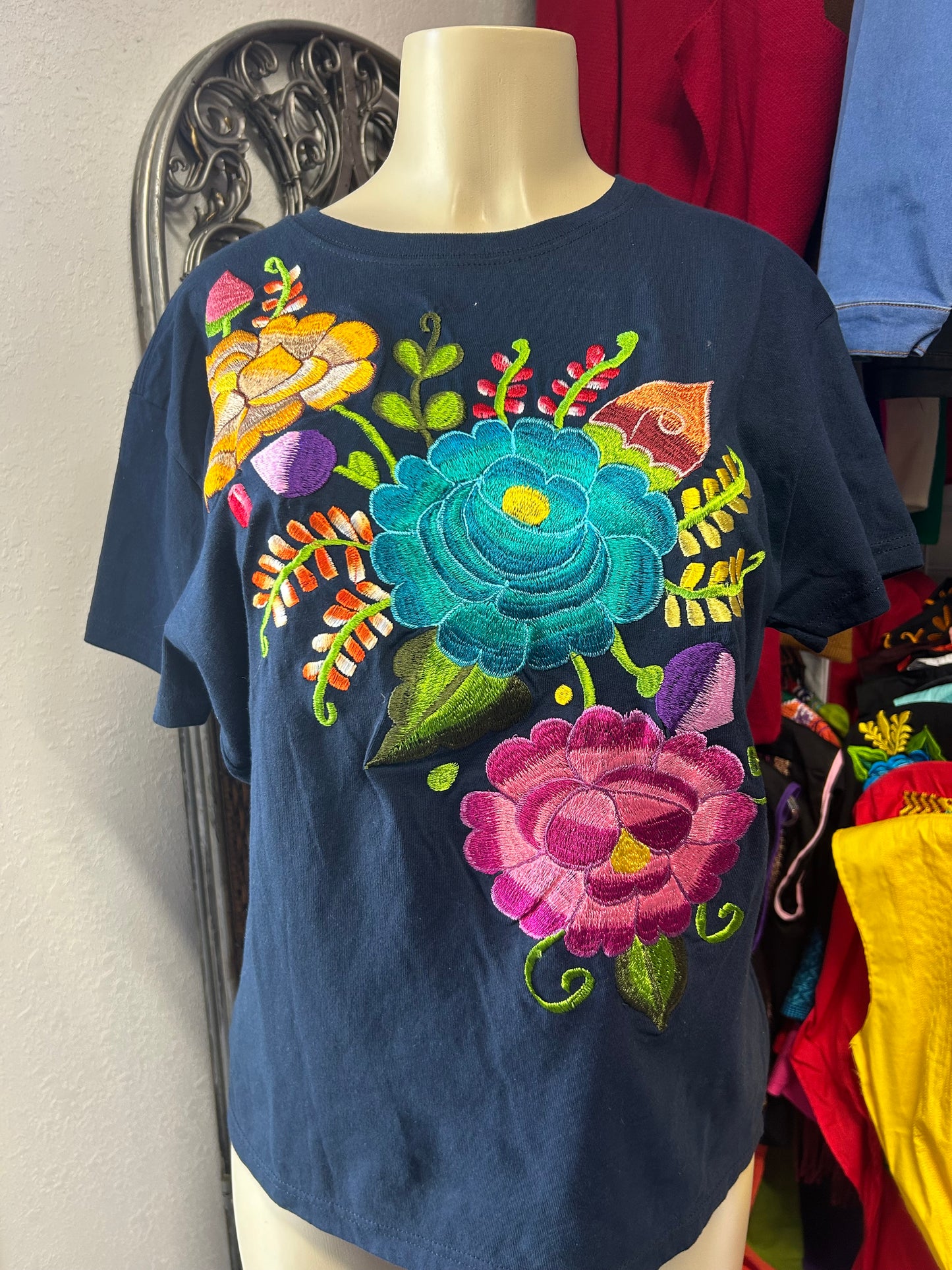 Embroidery t-shirt