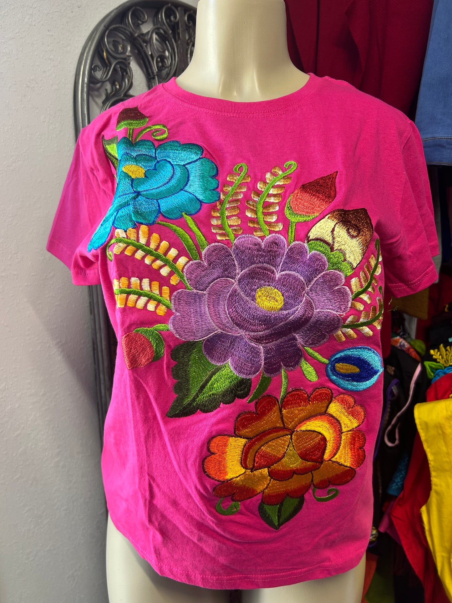 Embroidery t-shirt