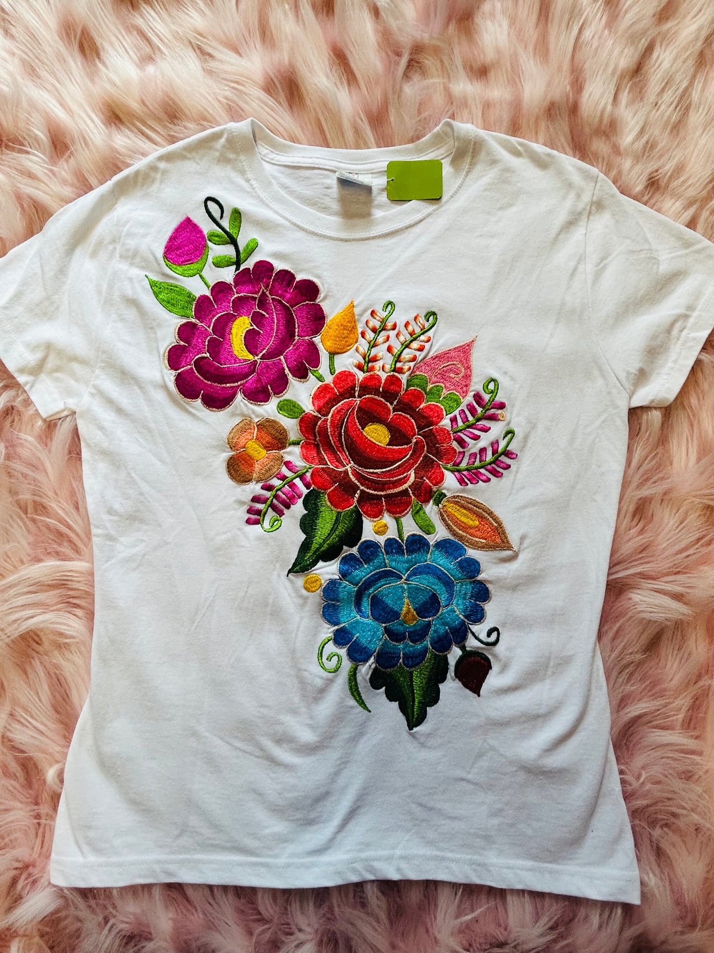 Embroidery t-shirt