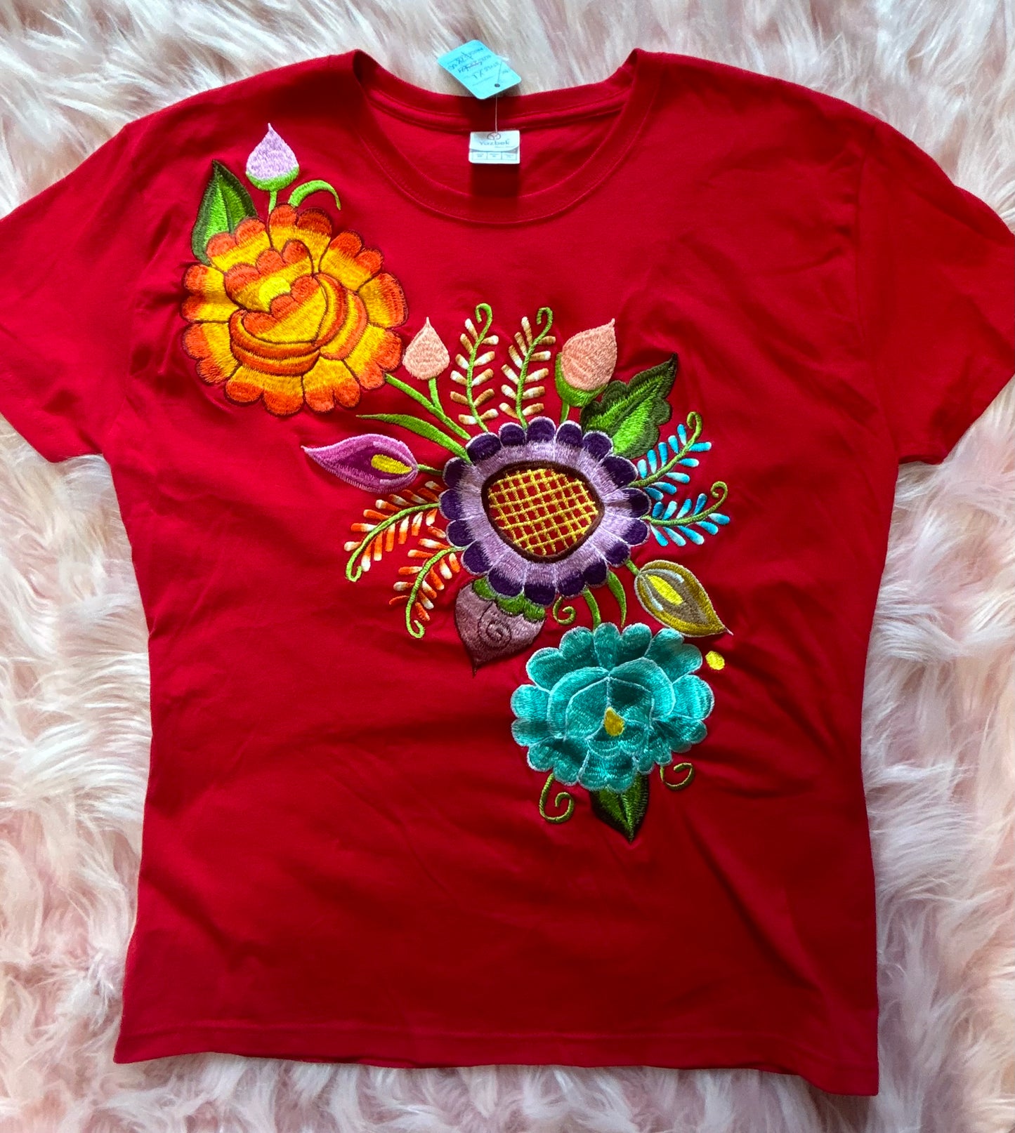 Embroidery t-shirt