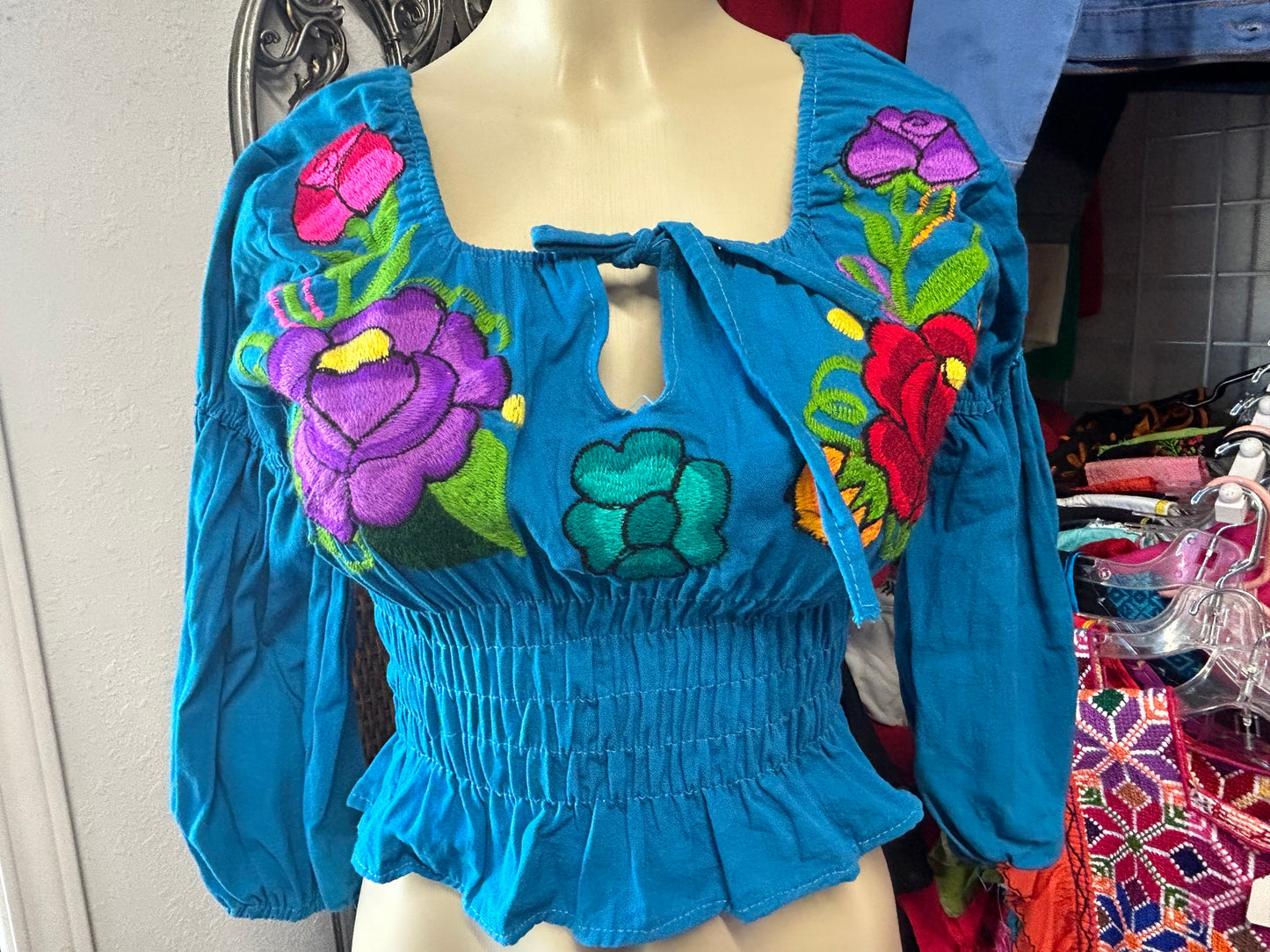 Blouses with sleeves