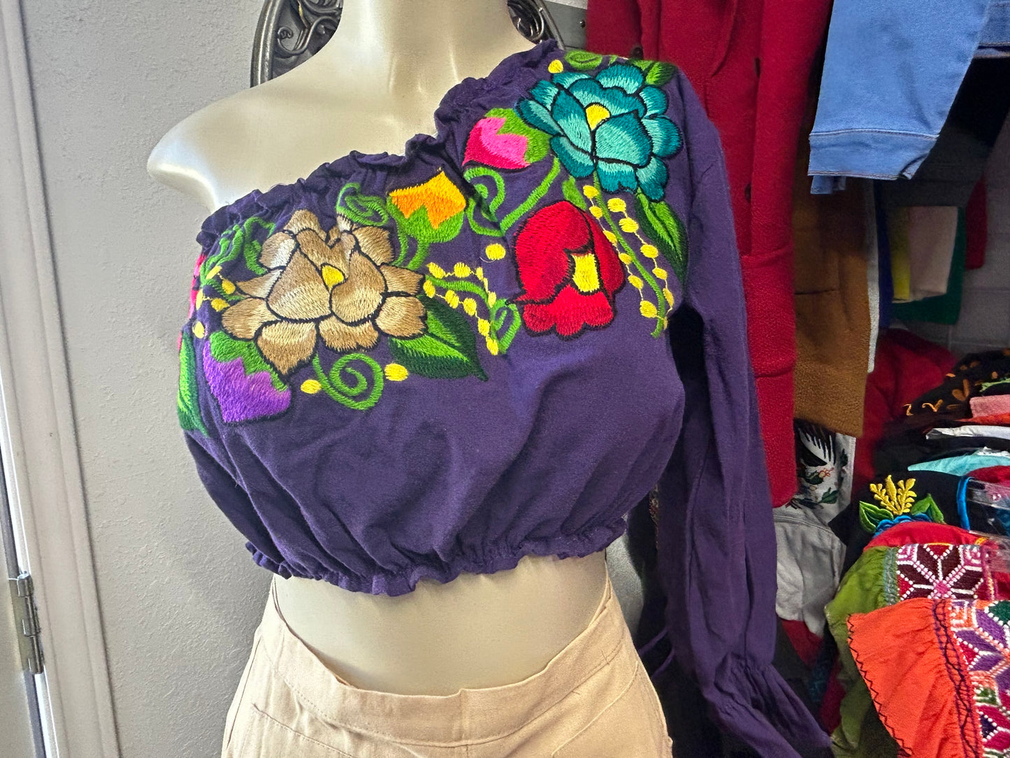 One shoulder top