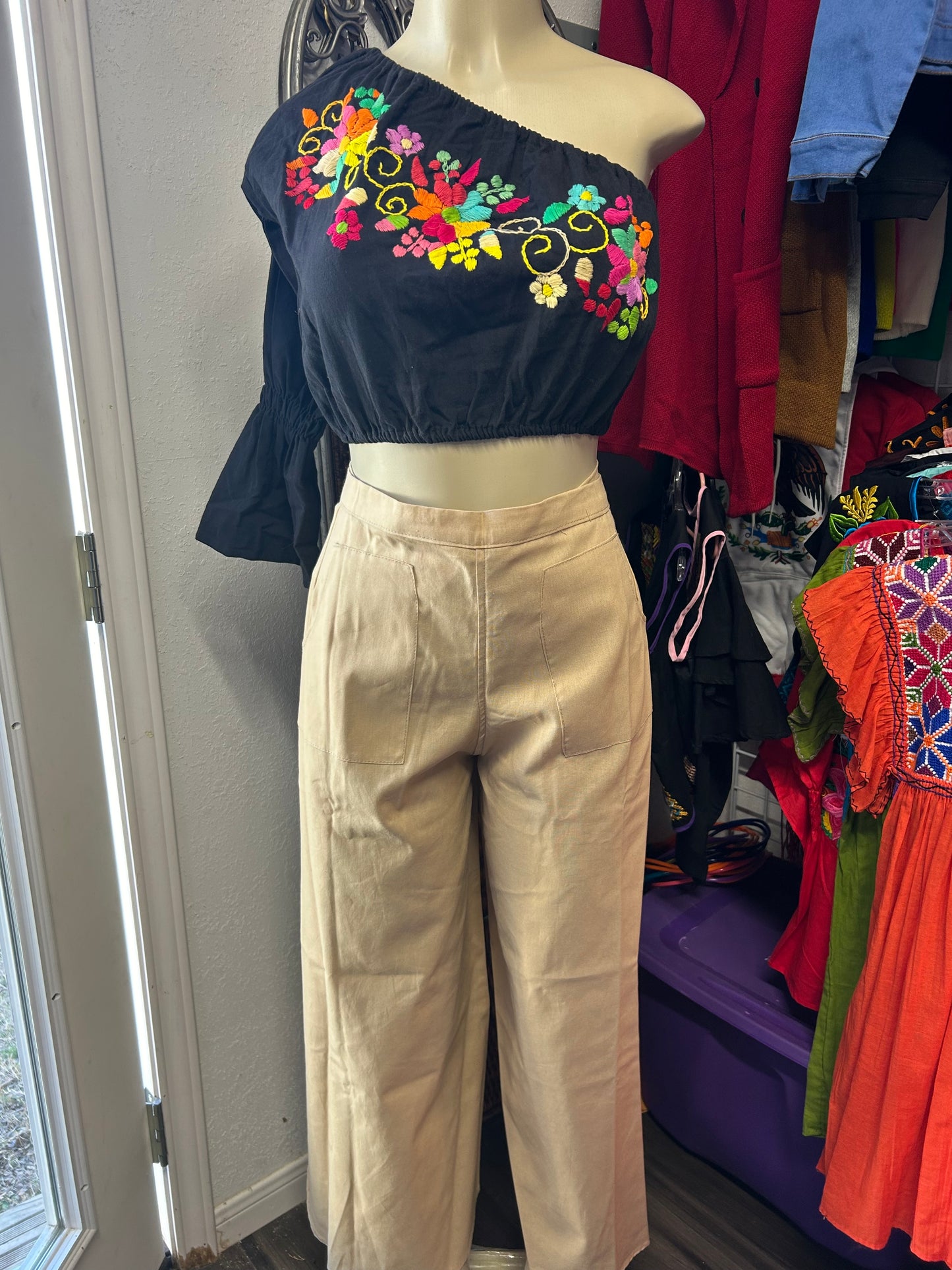 One shoulder top