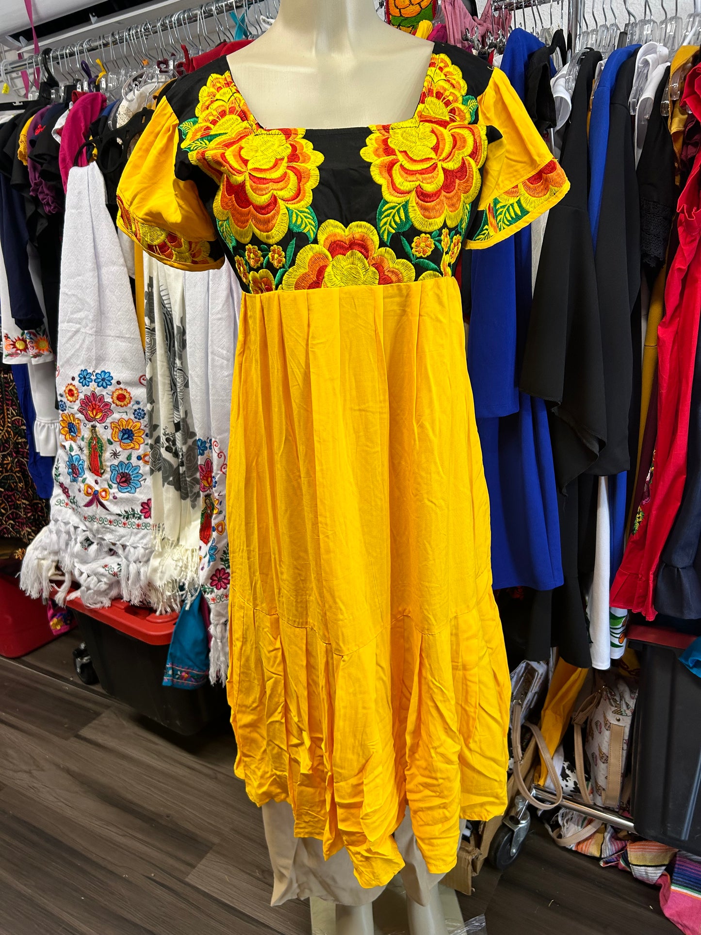 Amarillo Flores Dress