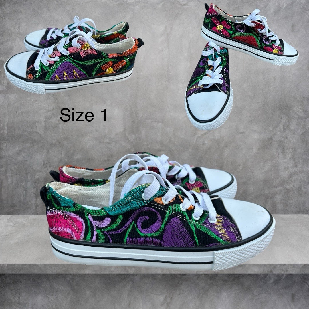 Girls embroidered sneakers